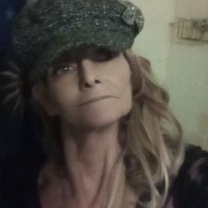 Meet your Posher, Laurie